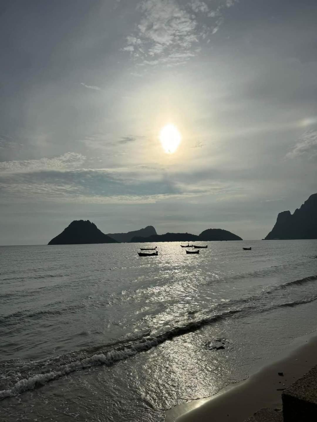 Thaimex Cafe & Homestay Backpackers- Adults Only 쁘라쭈압키리칸 외부 사진